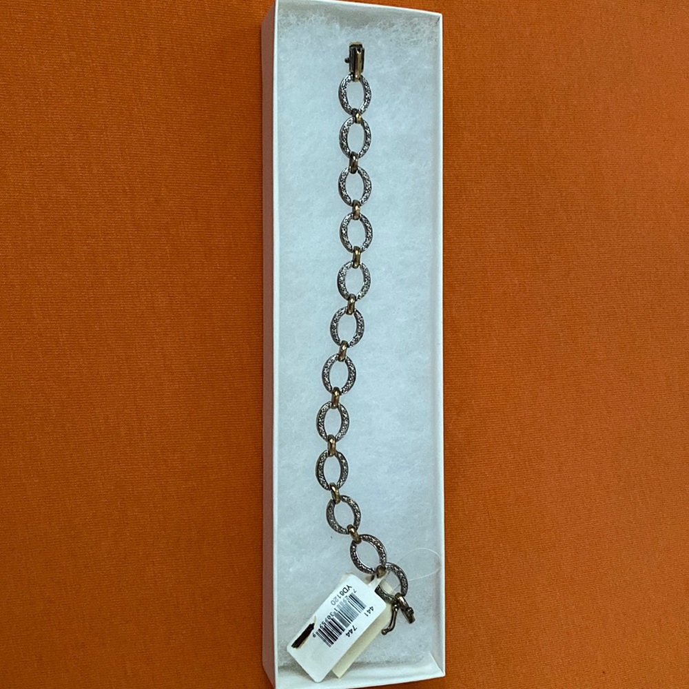 Macy’s 18KT Sterling Silver Bracelet 7”5 Long New in the Box with Tags